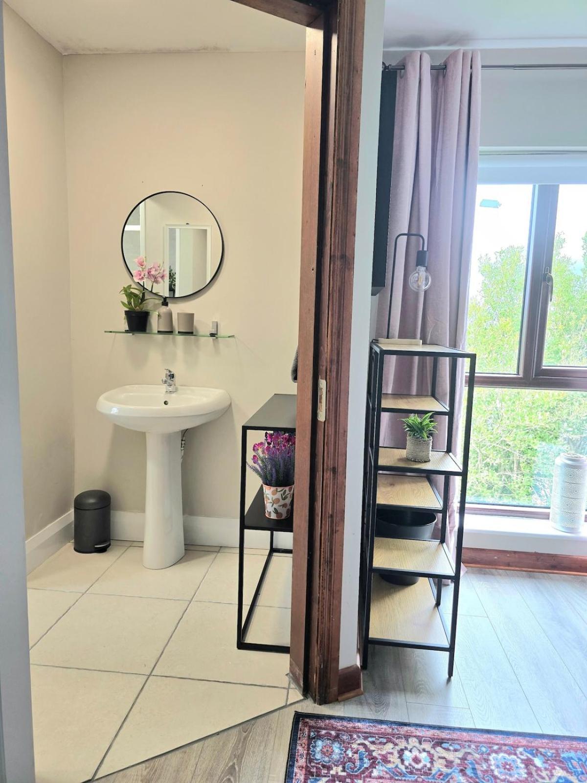 Abbey 4 Bedroom Apartment Ardara